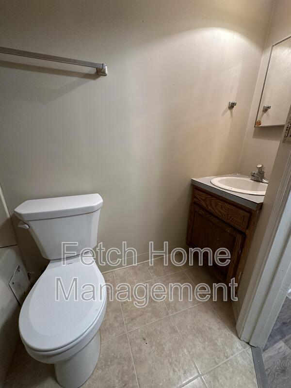 Building Photo - 25 Conestoga St