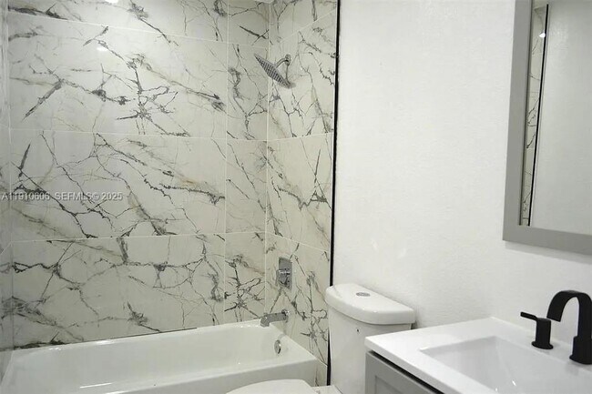 Building Photo - 920 NW 8th Ave