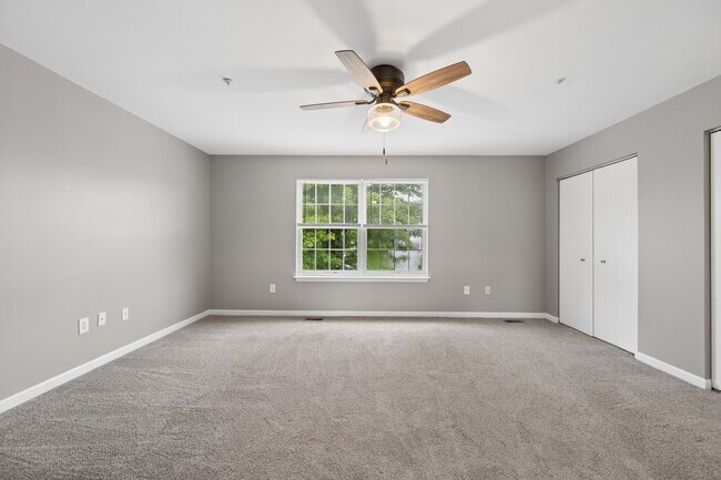 Building Photo - 411 Old Oak Pl