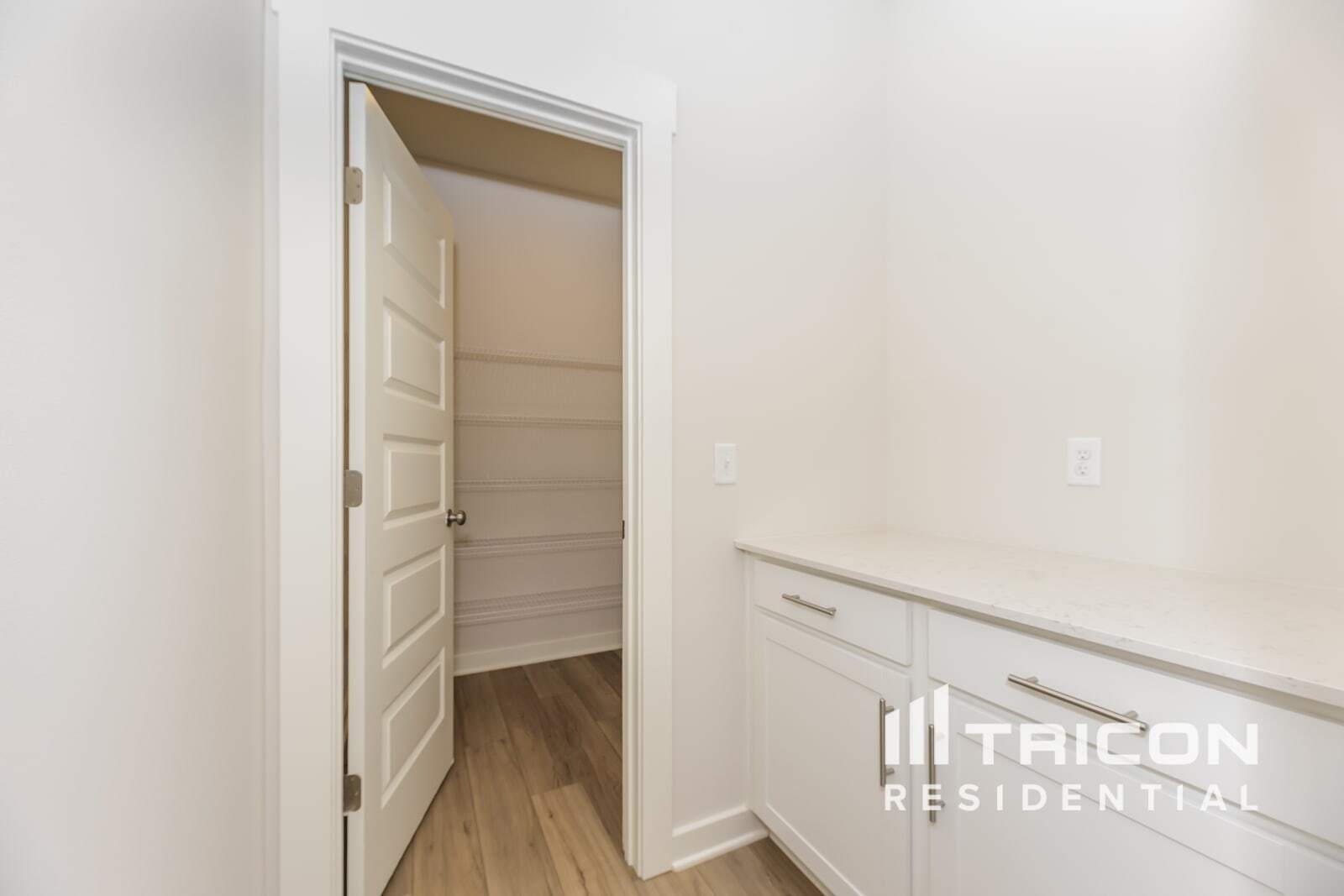 Building Photo - 6205 Calmus Ct
