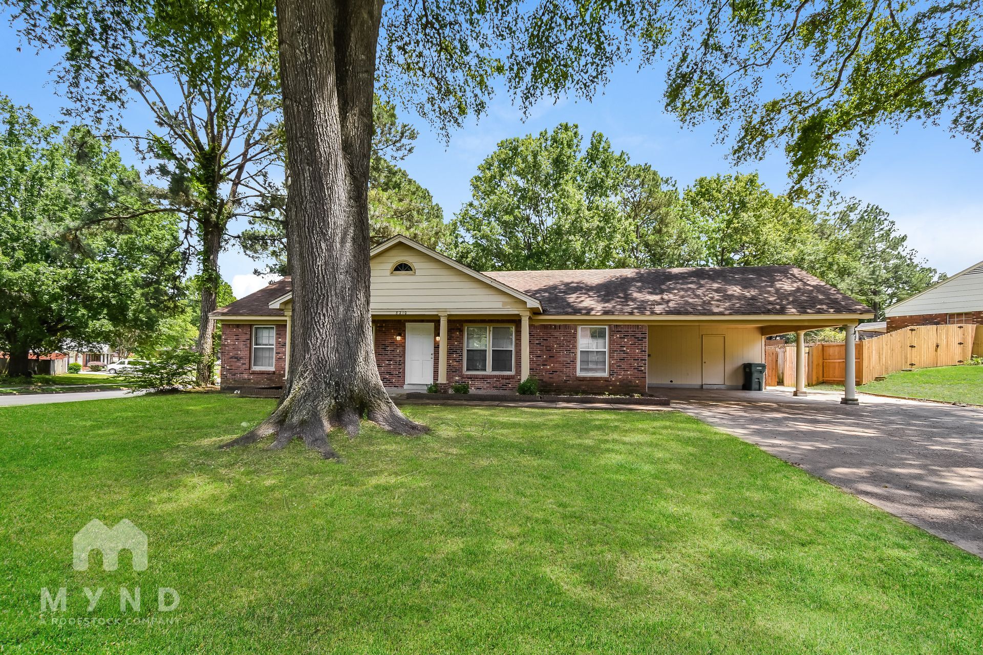 Building Photo - 8210 Danbury Cove