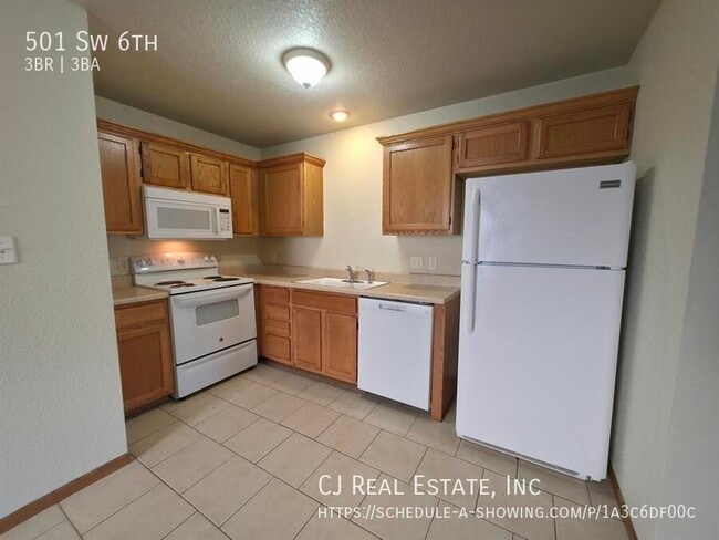 Building Photo - 501 Sw 6th-