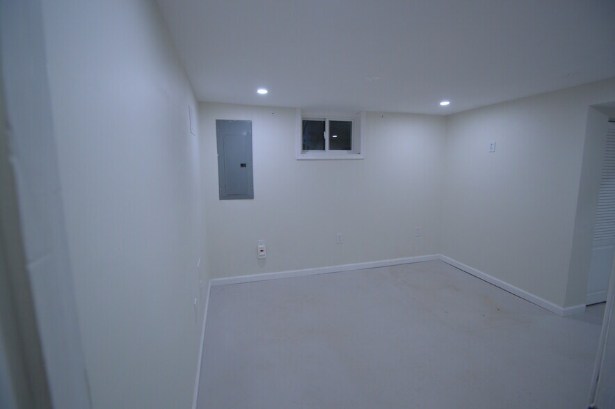 Building Photo - 4015 Roberts Rd