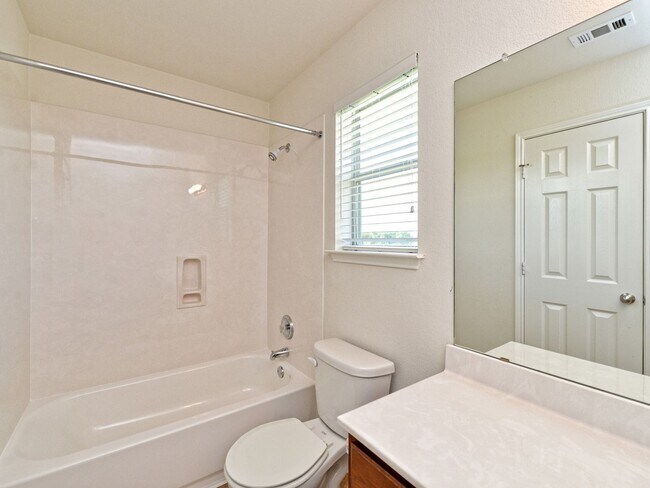 Building Photo - Spacious 2 story with cul-de-sac location