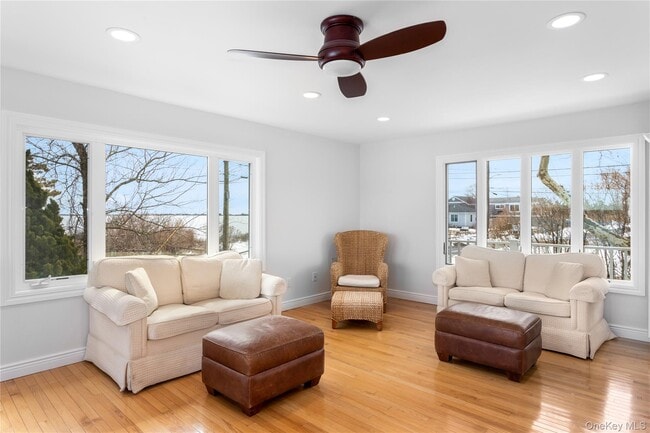 Building Photo - 2 Bayside Ave