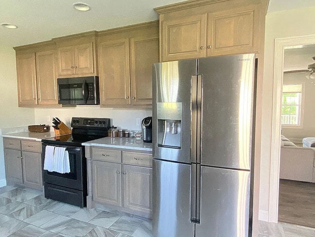 Building Photo - 248 Bluegrass Dr