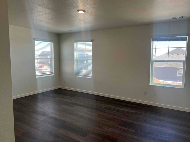 Building Photo - 6050 Amerifax Dr