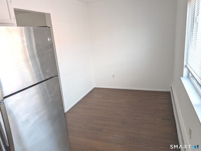 Building Photo - 18 Prospect St