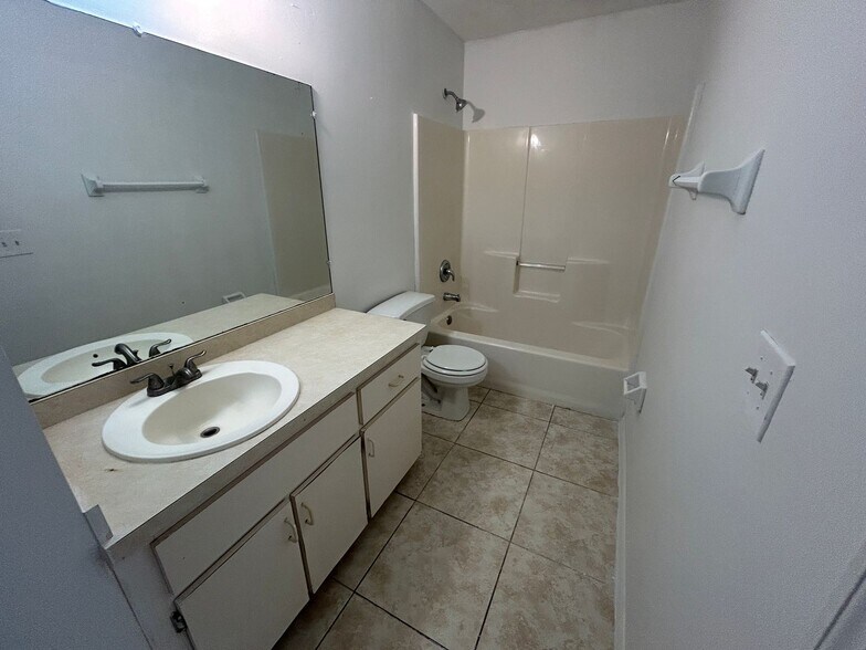 Building Photo - 2649-2651 Market St