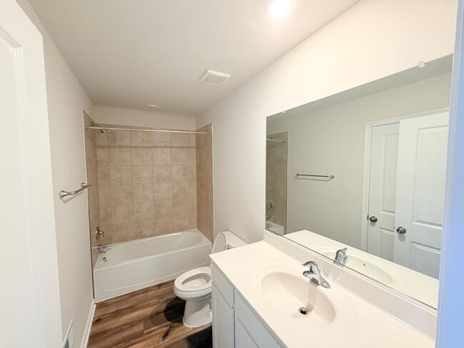 Building Photo - 8760 Whitman Dr