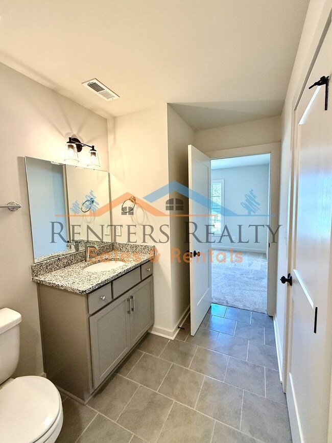 Building Photo - Modern Luxury Townhouse in the Heart of Huntsville