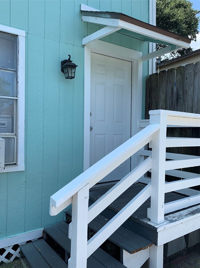 Building Photo - 3116 Avenue L