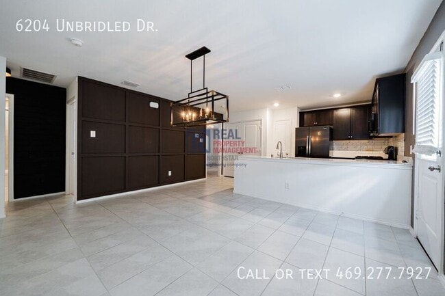 Building Photo - 6204 Unbridled Dr