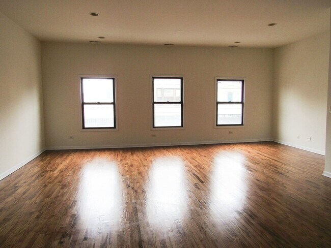 Building Photo - 2340 N Milwaukee Ave