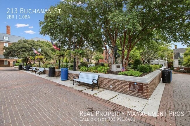 Building Photo - 213 Buchanan St