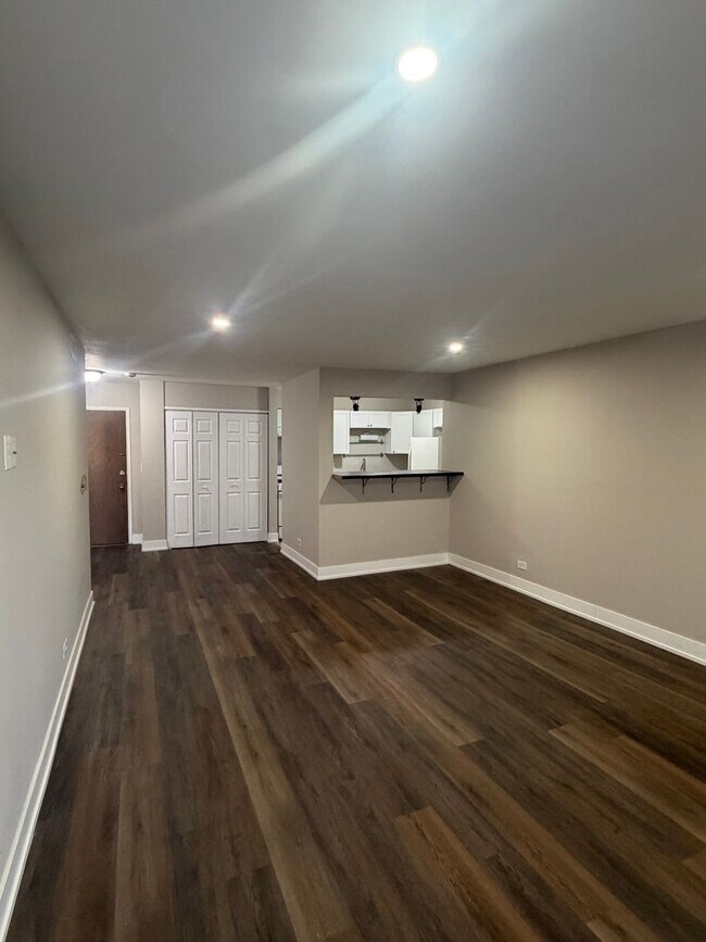 Building Photo - 1000 Bayside Dr.  2378