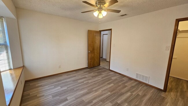 Building Photo - 1700 Kendolph Dr