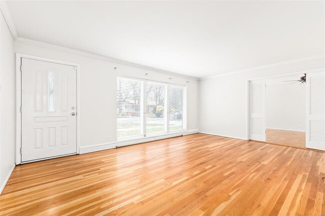 Building Photo - 767 Wenneker Dr
