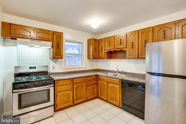 Building Photo - 13636 Greenwood Dr