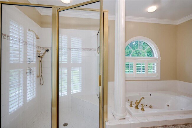 Building Photo - 163 Dumbridge Rd