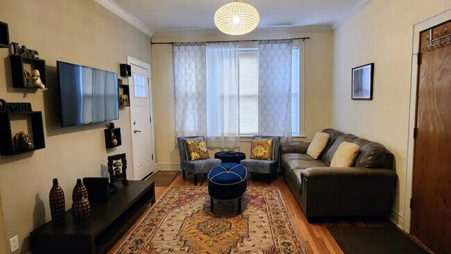 Building Photo - 2150 W Iowa St