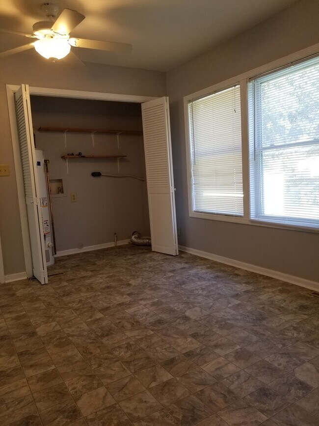 Building Photo - Beautifully redone 3 bedroom home in Grandview