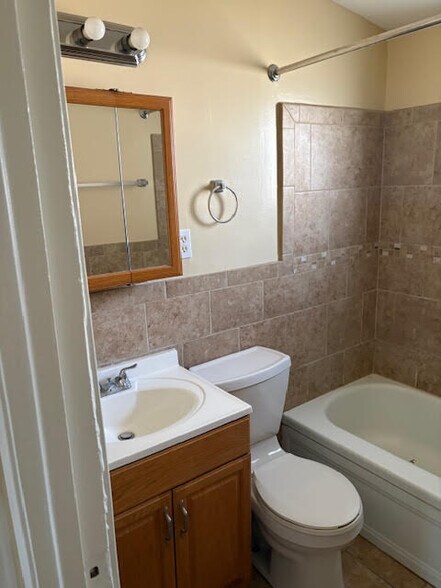 Building Photo - 776 W Coolidge St