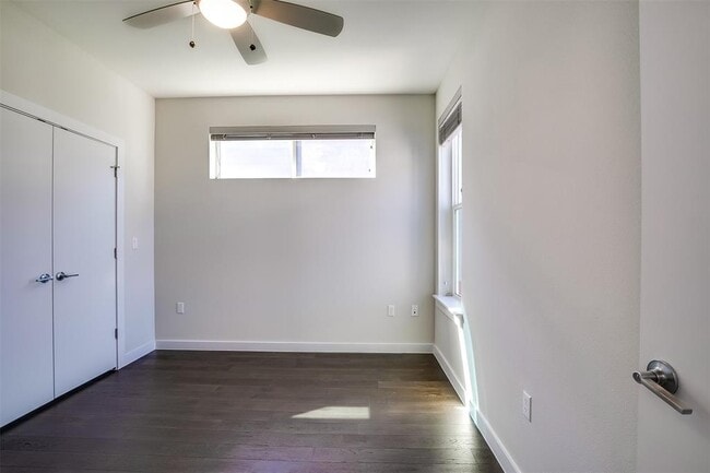 Building Photo - 3211 Aldwyche Dr