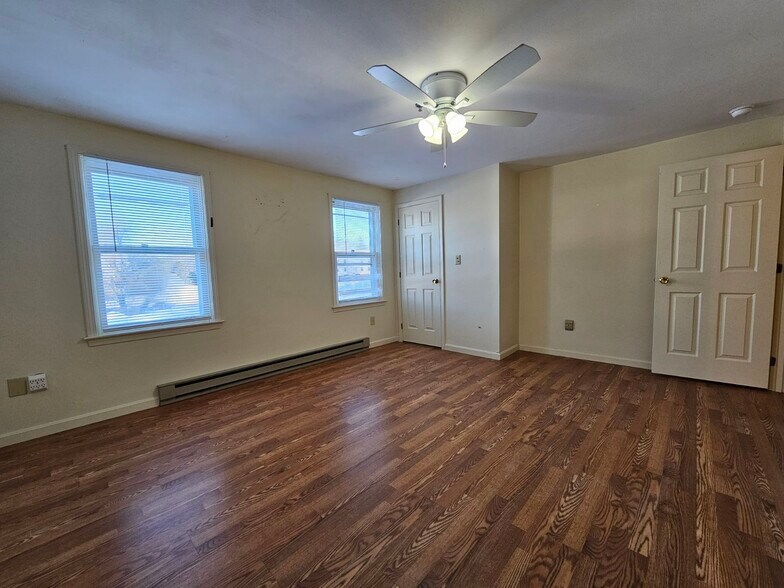 Building Photo - 27 Candlewood Ln