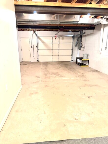 Building Photo - 12 Alexa Way