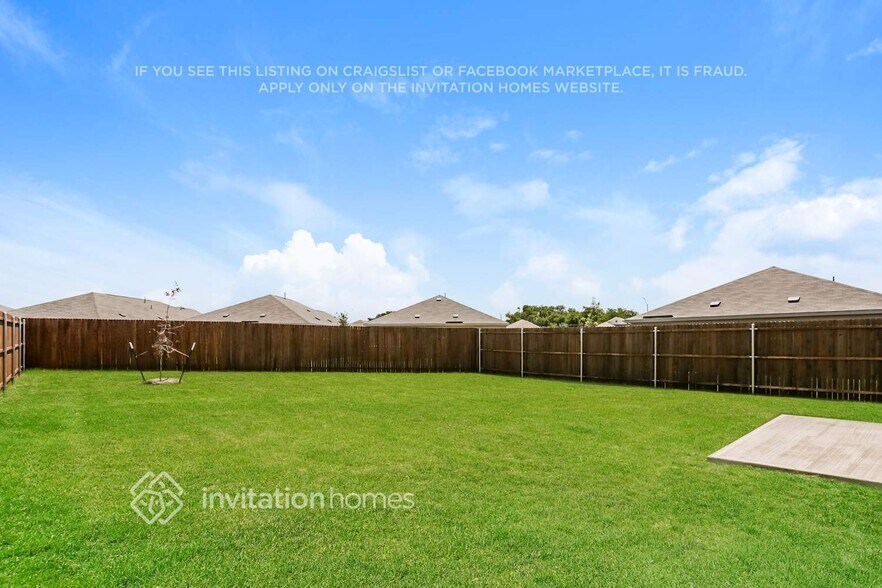 Building Photo - 916 Carrick Dr