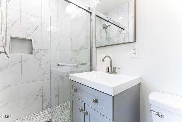 Building Photo - 8536 Tampa Ave