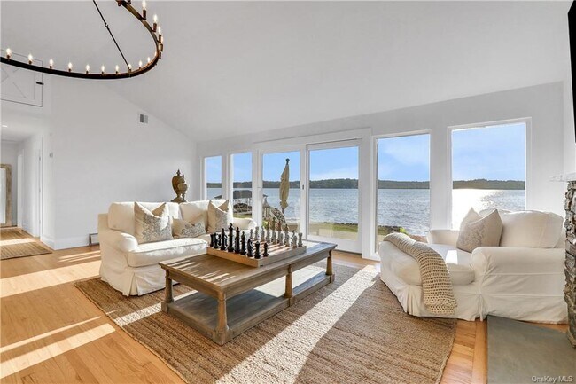 Building Photo - 381 Lakeside Rd