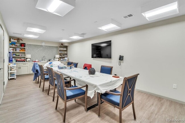 Building Photo - 1957 S Telegraph Rd