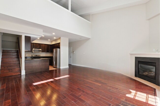 Building Photo - 426 W Laurel Ave