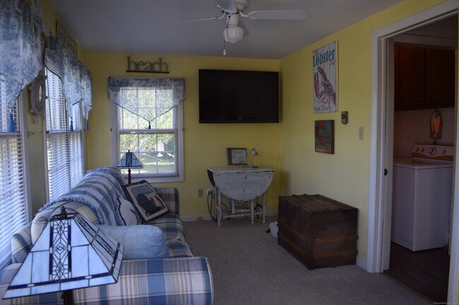 Building Photo - 40 Hawks Nest Rd