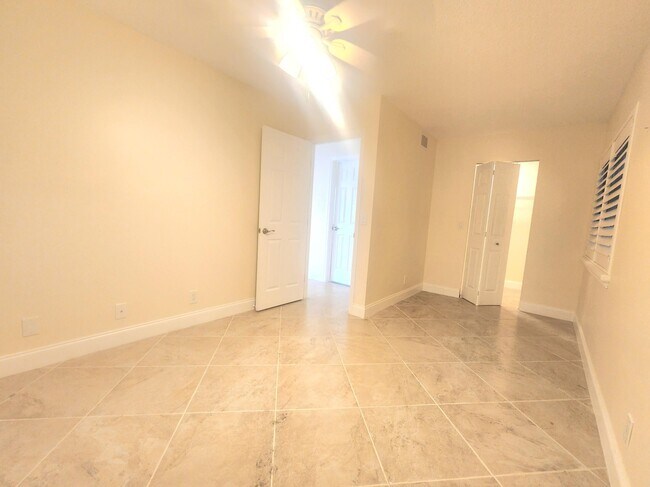 Building Photo - 209 Pine HOV Cir