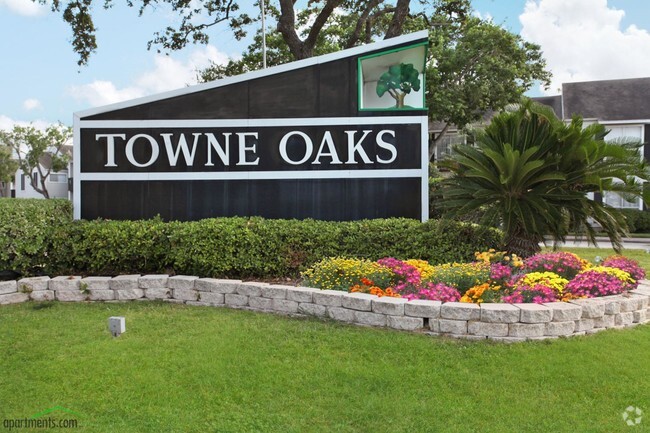 Primary Photo - Towne Oaks