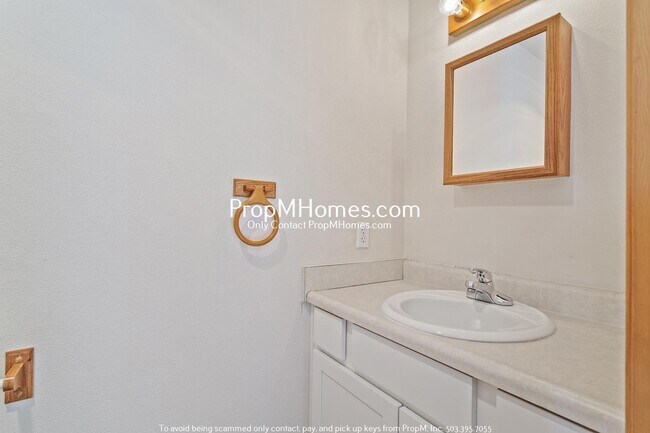 Building Photo - Cozy Two Bedroom Home in SE Portland!