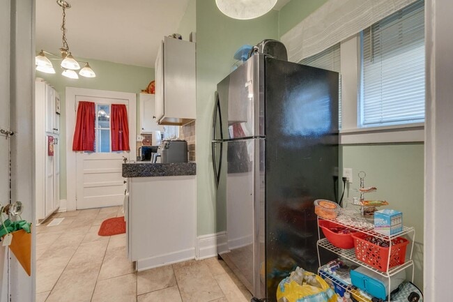 Building Photo - Coming Soon!! Charming 3 bed 2 Bath | Sunroom + Garage + Patio | Summer Special !