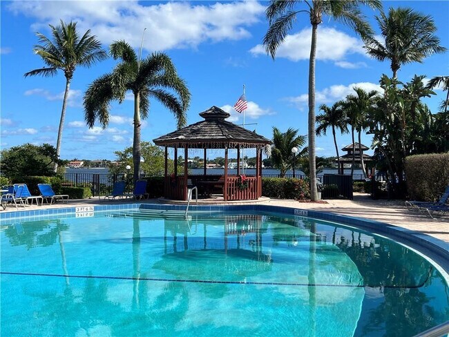 Building Photo - 7030 Half Moon Cir