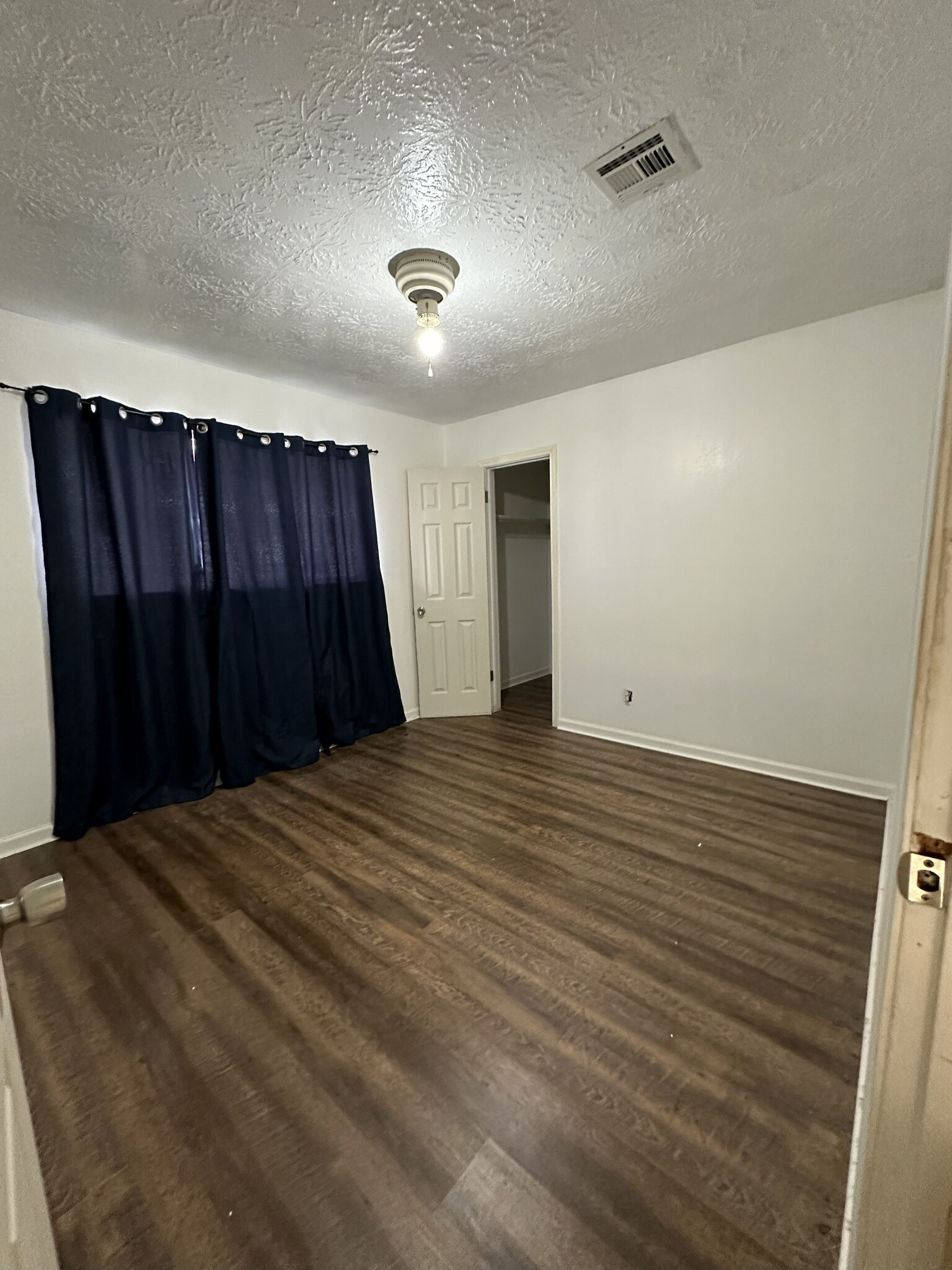 Building Photo - 145 S Dexter Dr