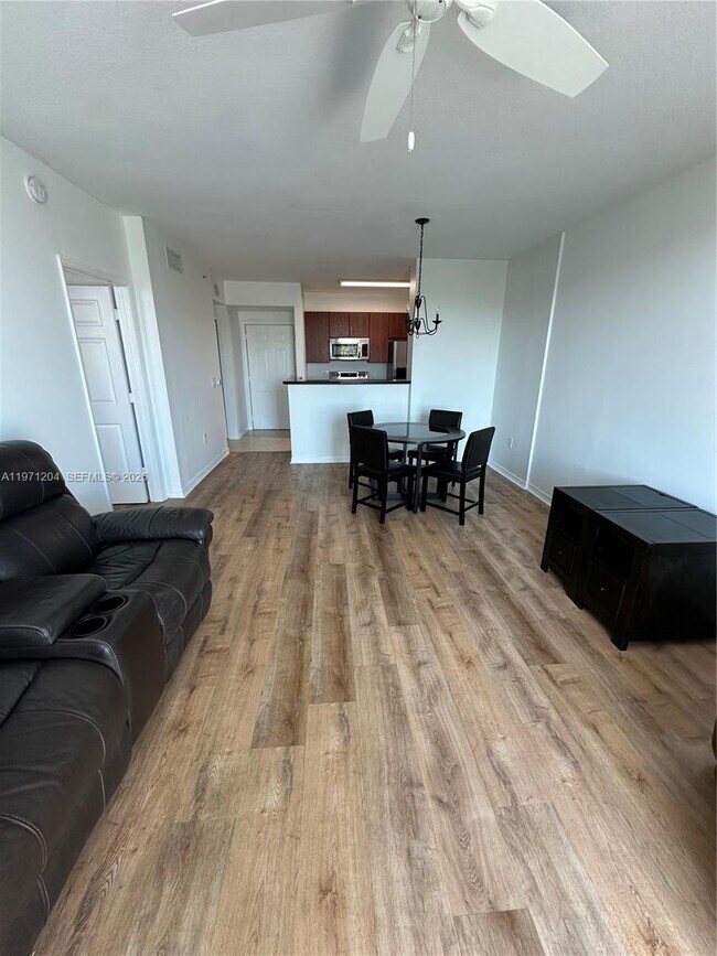 Building Photo - 2421 NE 65th St