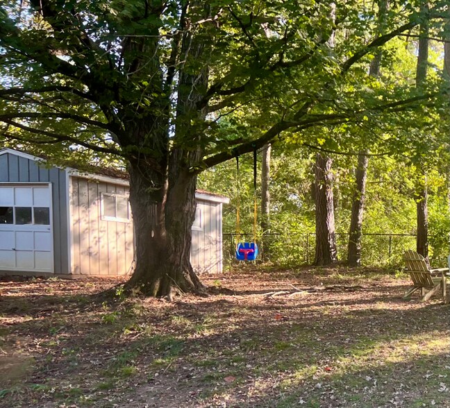 Building Photo - 4109 Panorama Dr SE