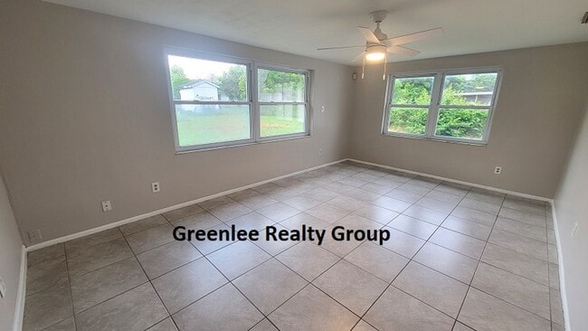 Building Photo - Updated - 3 Bed/2 Bath House with Garage