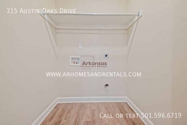Building Photo - 315 Austin Oaks Dr