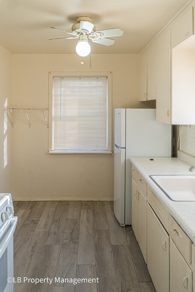 Building Photo - 1780 W Tennessee Ave