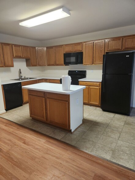 Building Photo - 603 Twin Brook Ln