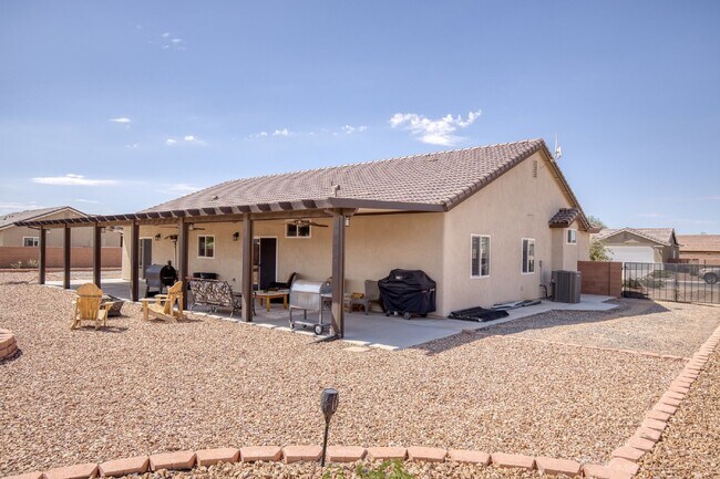 Building Photo - Spacious 4BD/3BA Pahrump Home w/ Dual Prim...