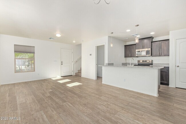 Building Photo - 17837 N 114th Ln
